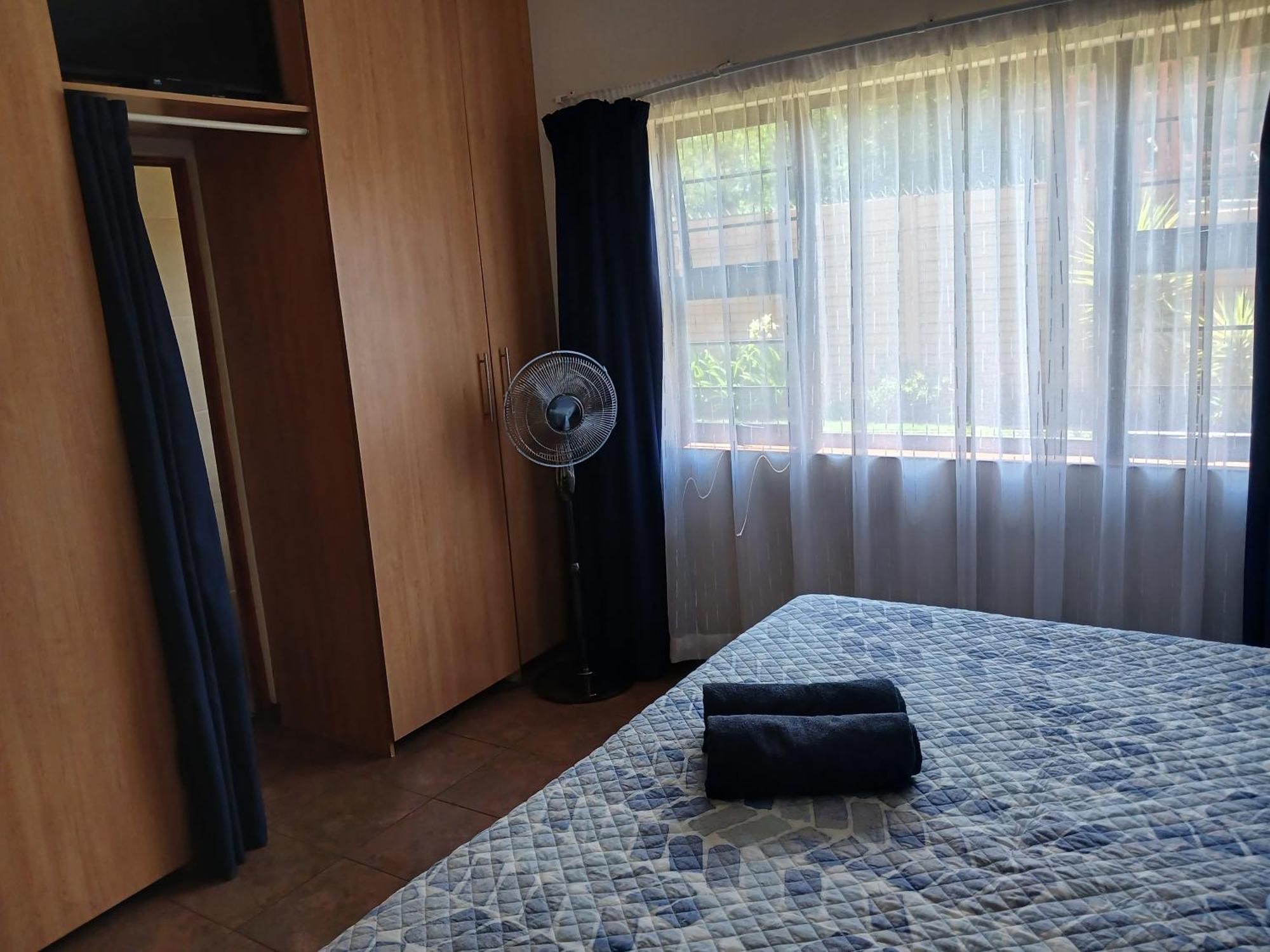 White Rose Guest House Vanderbijlpark Esterno foto